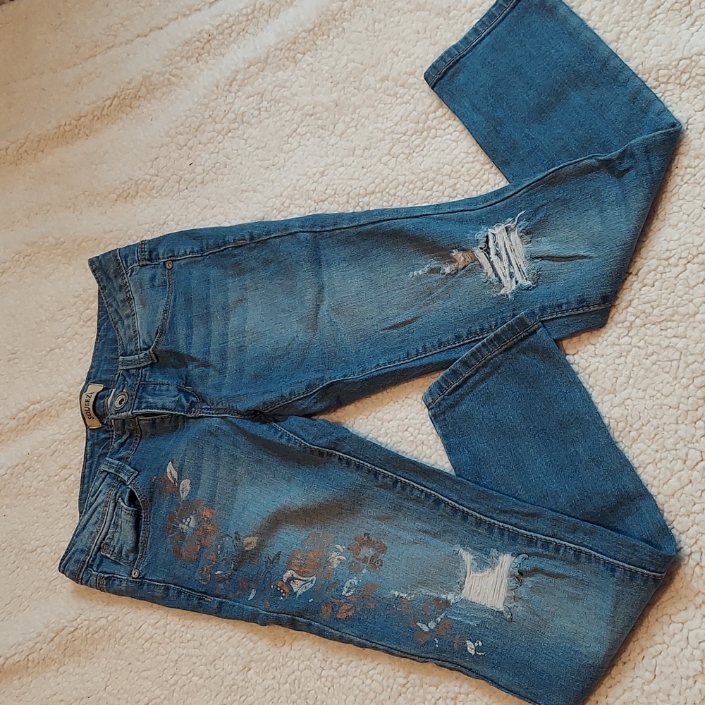 Distressed Skinny Jeans
